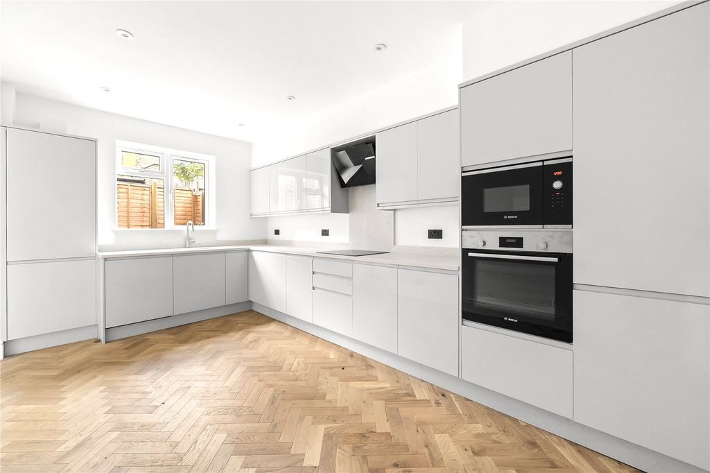 Property photo 3 of 20 Picture No. 16