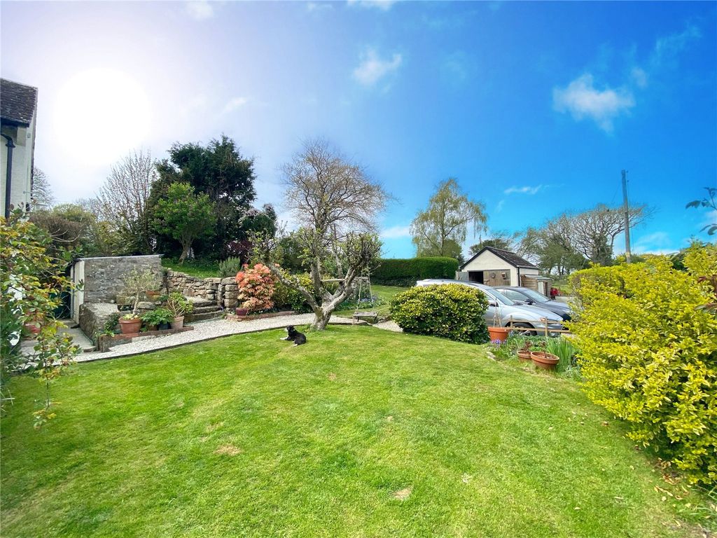 Property photo 2 of 17 Garden