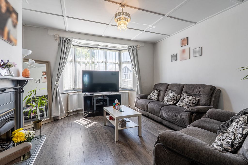 Property photo 2 of 22 4976673