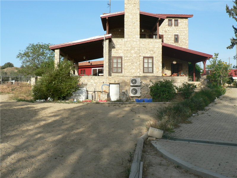 Property photo 2 of 3