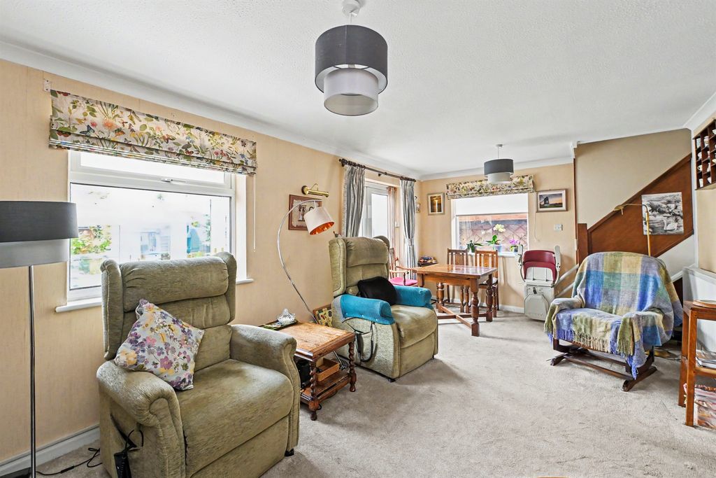 Property photo 3 of 19