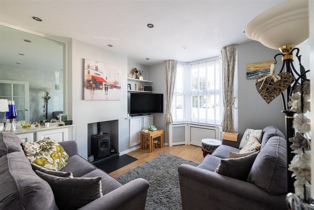 Property photo 1 of 12 100 Albert Road Internals-4.Jpg