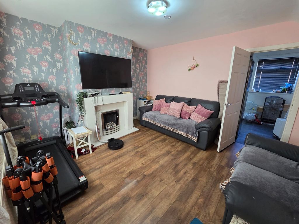 Property photo 3 of 16 Gallery