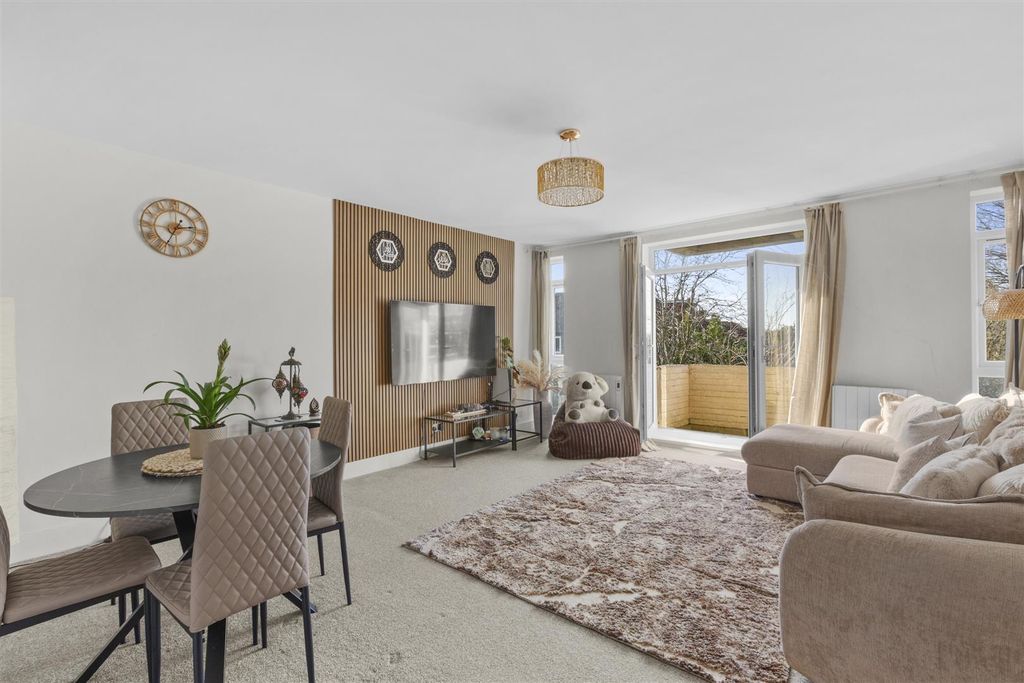 Property photo 3 of 10 9 Stacey House, Cressex Rd, Hp12 4Tu-3.Jpg