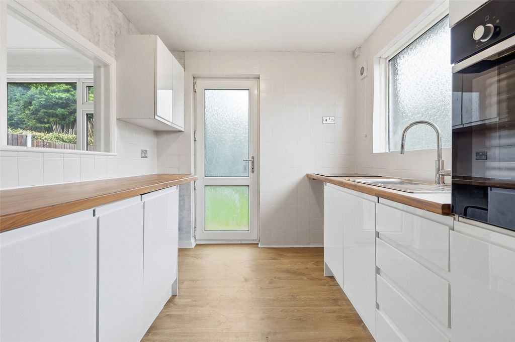 Property photo 2 of 17 Picture No. 15