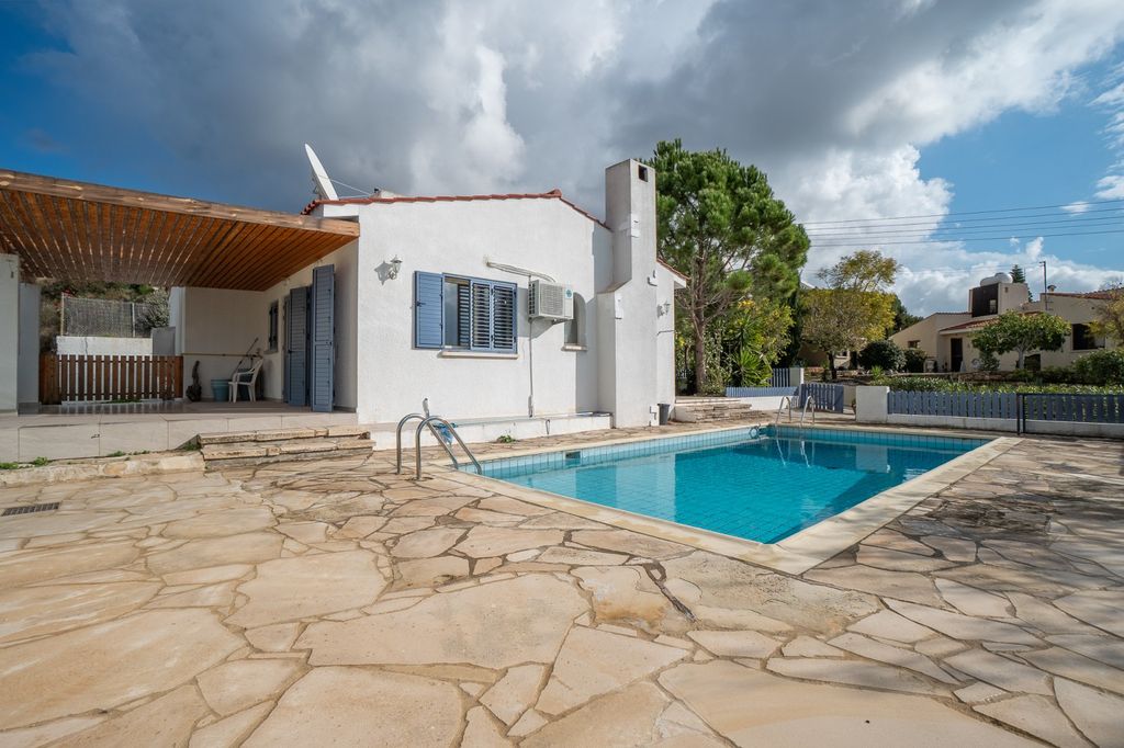 Property photo 3 of 27