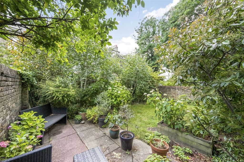 Property photo 3 of 13