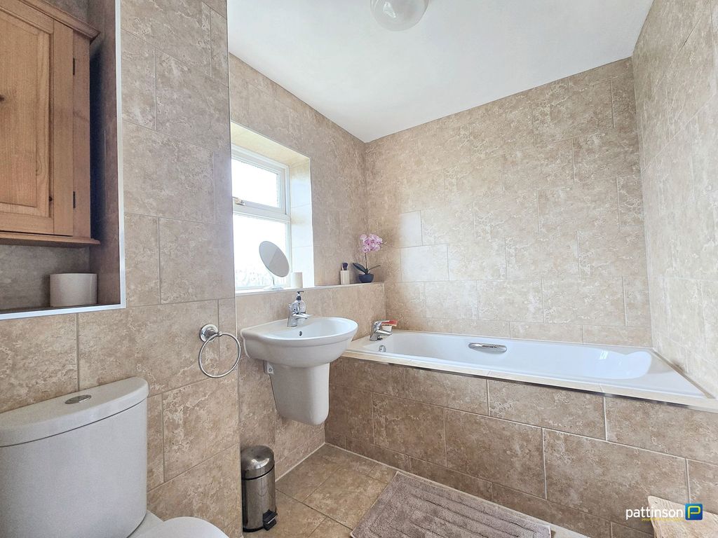 Property photo 3 of 25