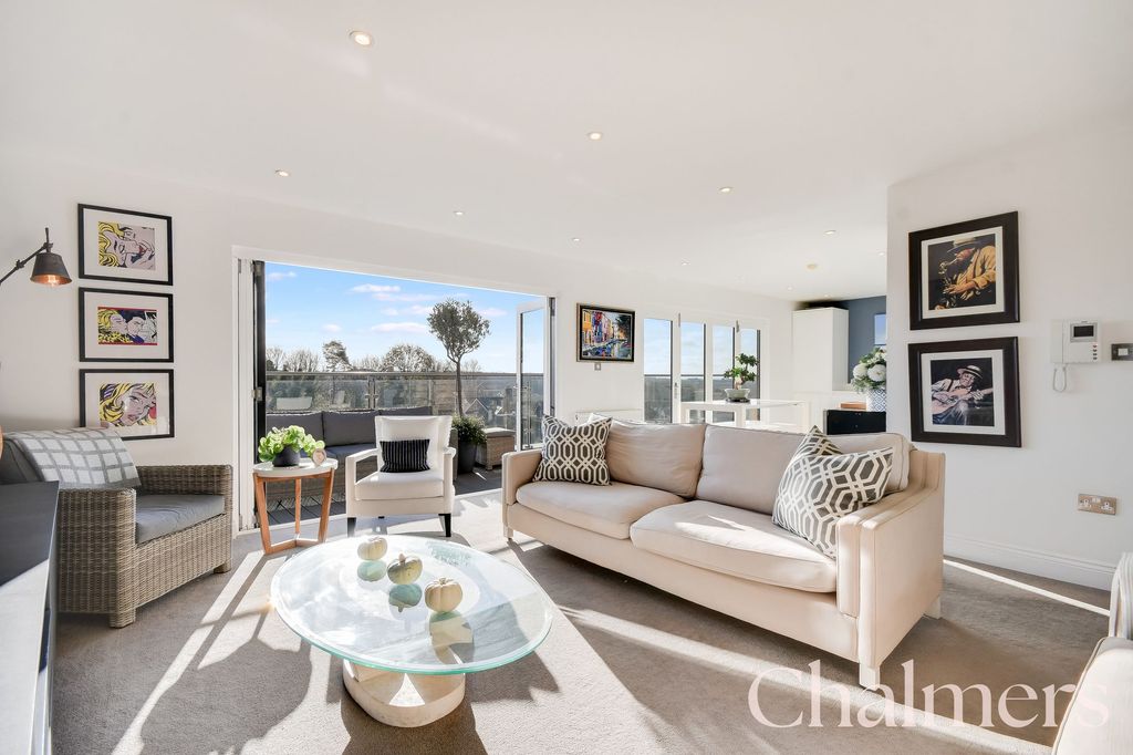 Property photo 2 of 24