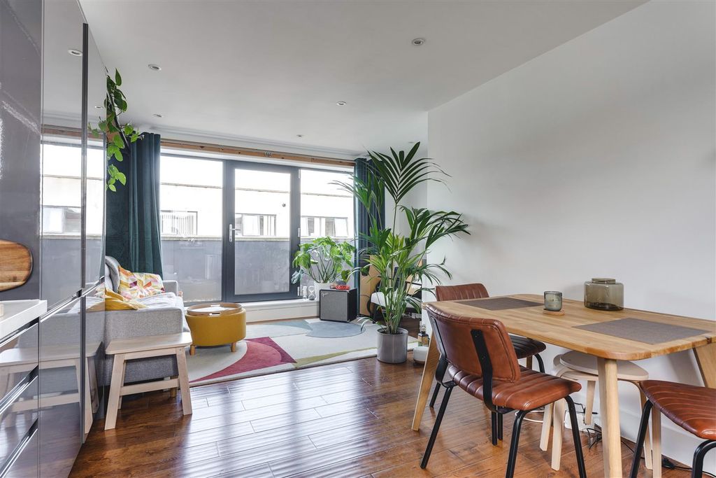 Property photo 3 of 20 Finn Apartments-1.Jpg