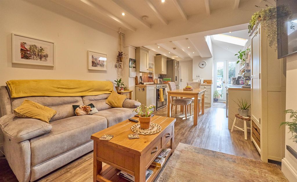 Property photo 2 of 16 Station Road 12.Jpg