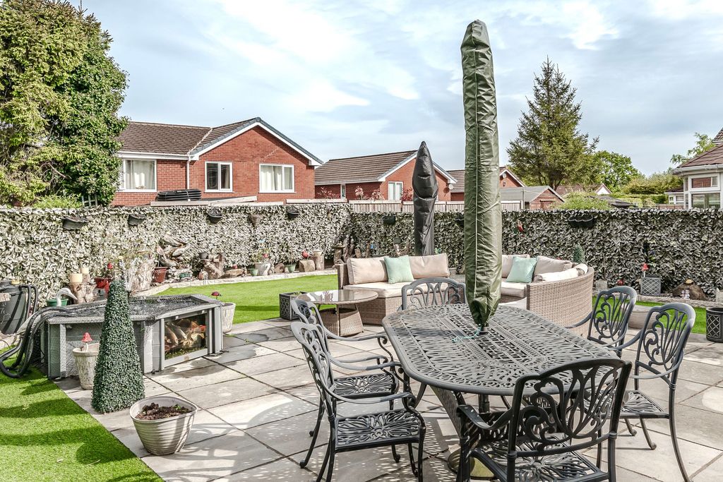 Property photo 1 of 33