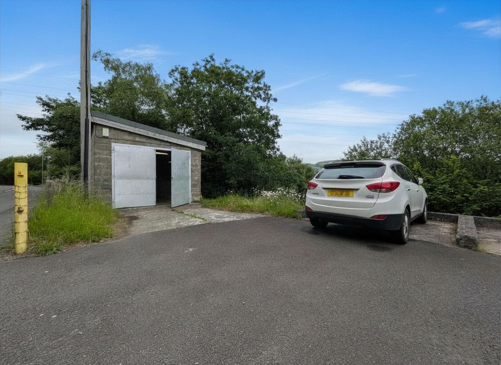 Property photo 3 of 3