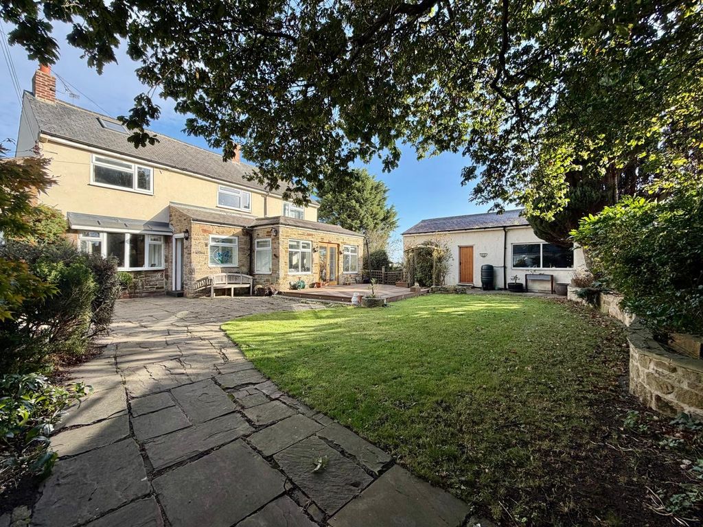 Property photo 1 of 28 Outside