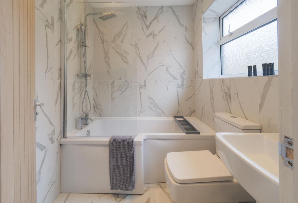 Property photo 2 of 37 Bathroom