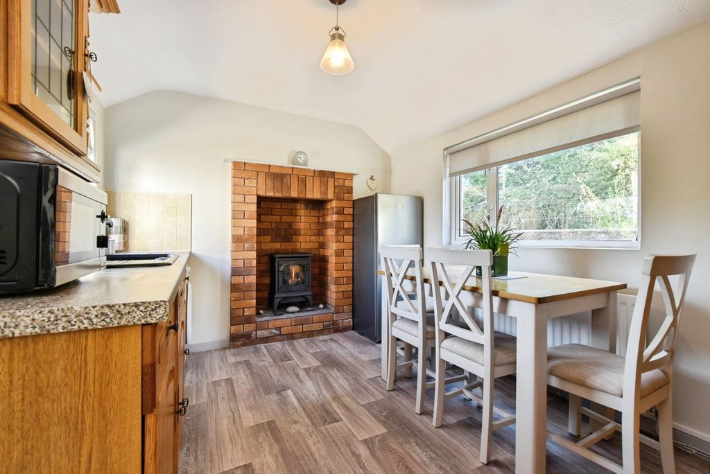 Property photo 2 of 17 Photo