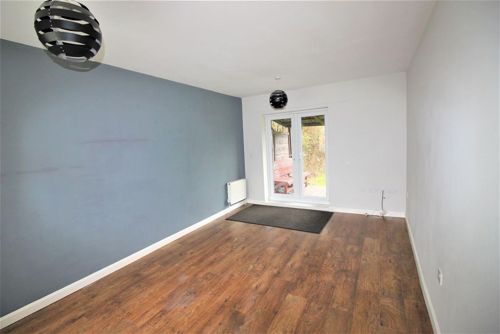 Property photo 3 of 7 3 - Living Room.Jpg