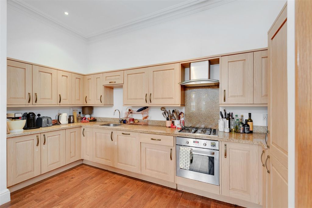 Property photo 2 of 16 54305 Hi Res (11).Jpg