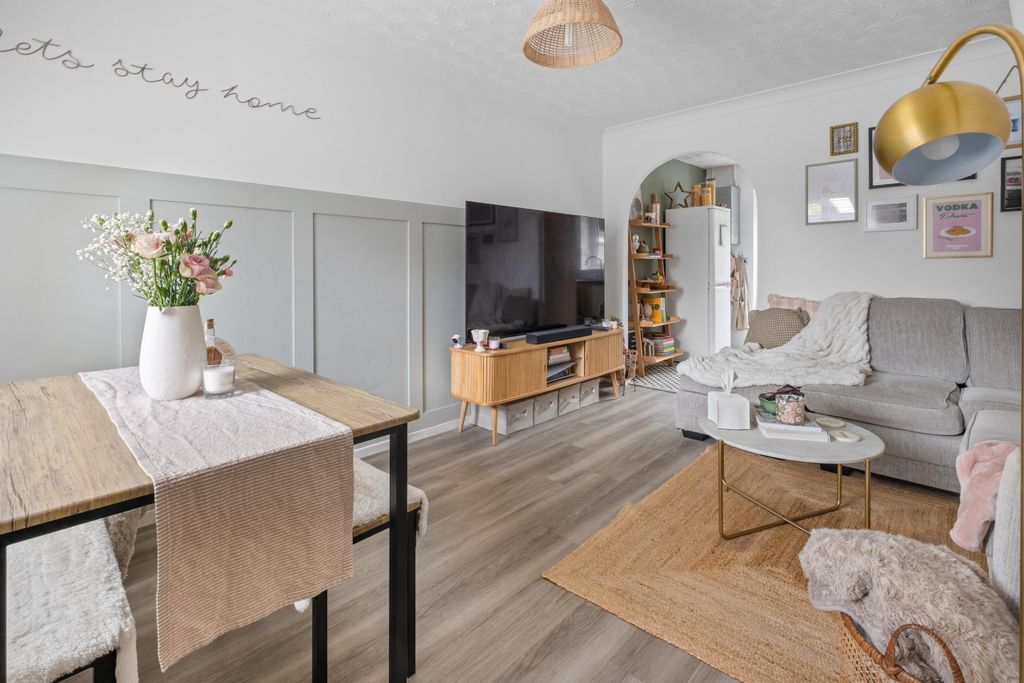 Property photo 2 of 19 Dscf0010