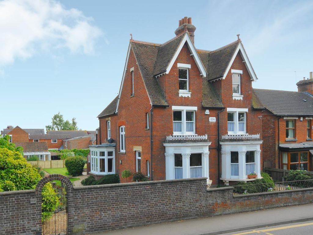 Property photo 1 of 8