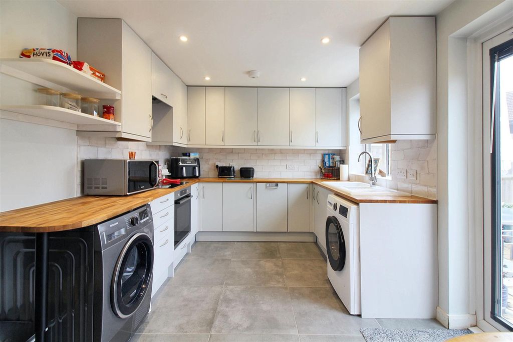 Property photo 3 of 12 3.Jpg
