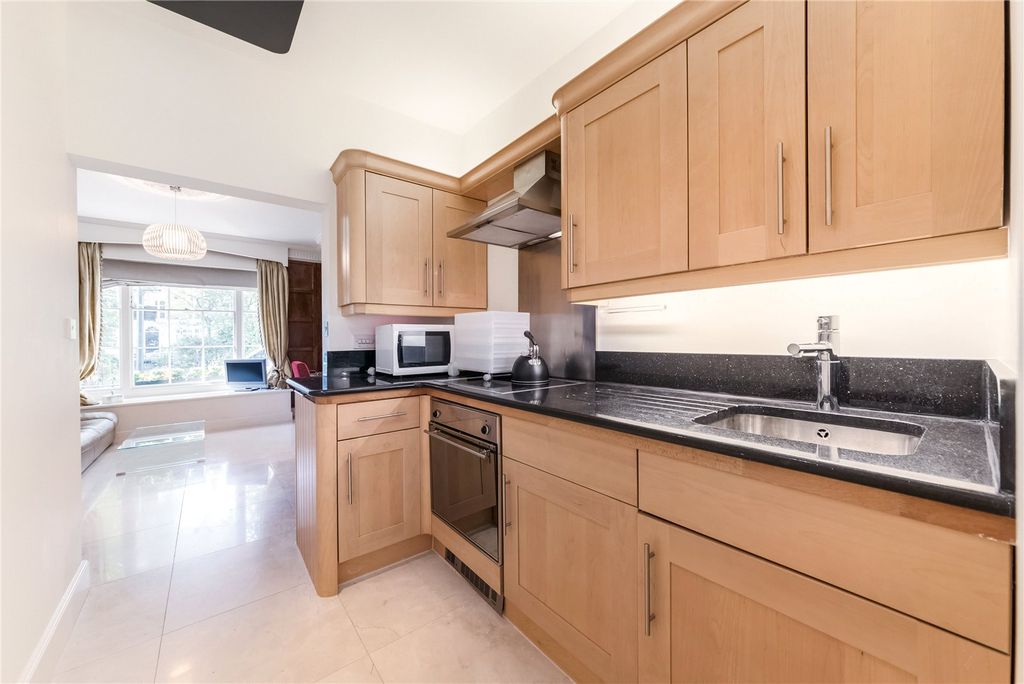 Property photo 2 of 10 Kitchen