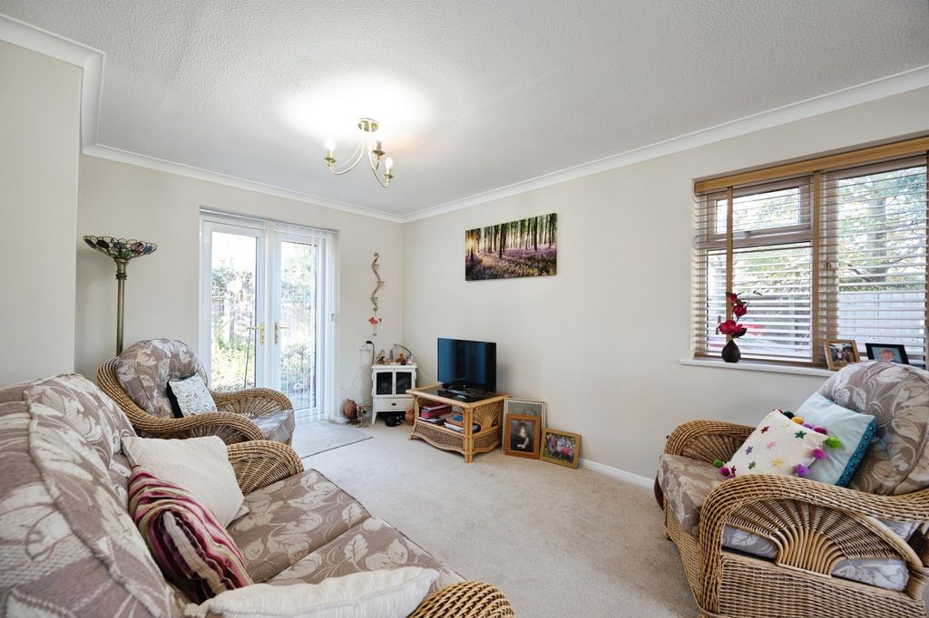 Property photo 2 of 15 Photo