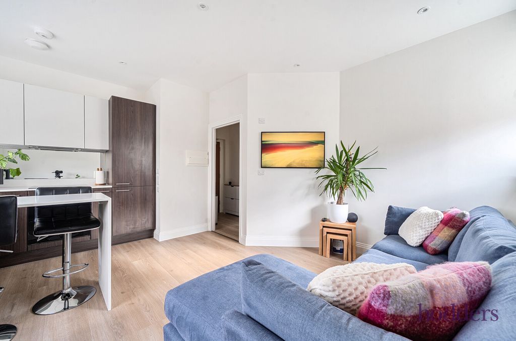 Property photo 1 of 21 d0Ec04Fb-F5Dd-4d6...