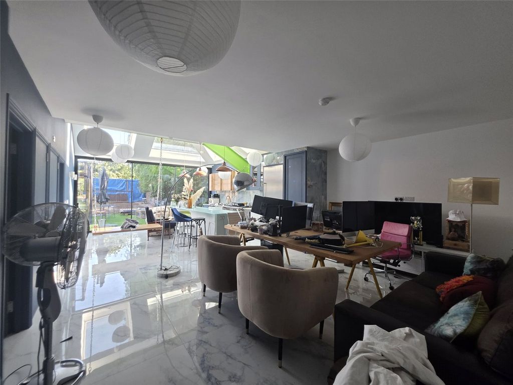 Property photo 2 of 9 Picture No. 08