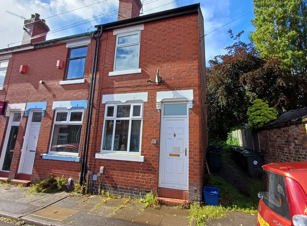 Apartment in Stoke-on-Trent - View 3