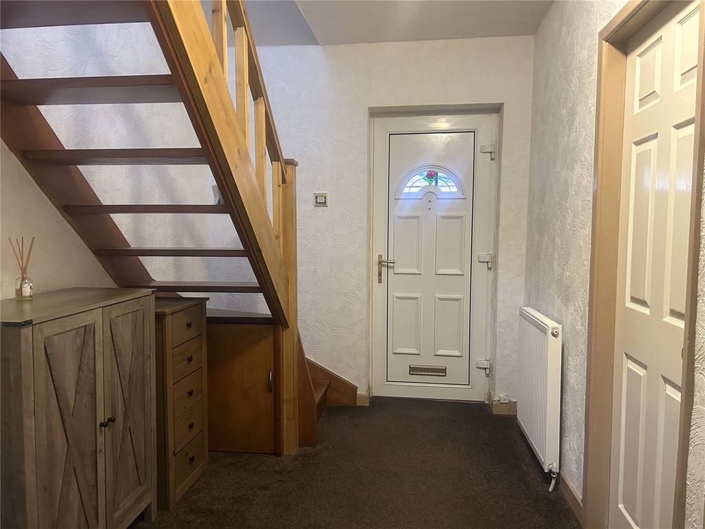 Property photo 2 of 21 Entrance Hallway