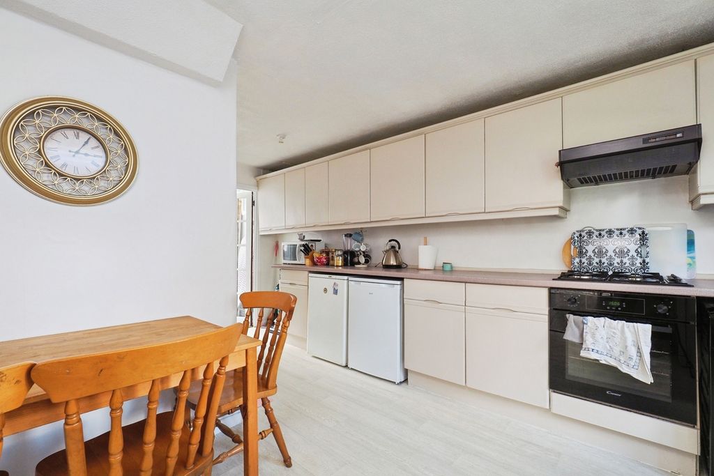 Property photo 2 of 16 Kitchen