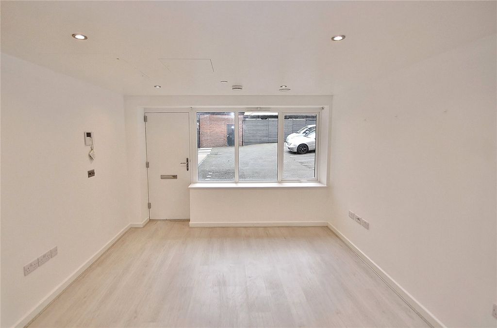 Property photo 3 of 6 Picture 3