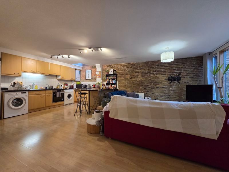 Property photo 3 of 31 Photo 16