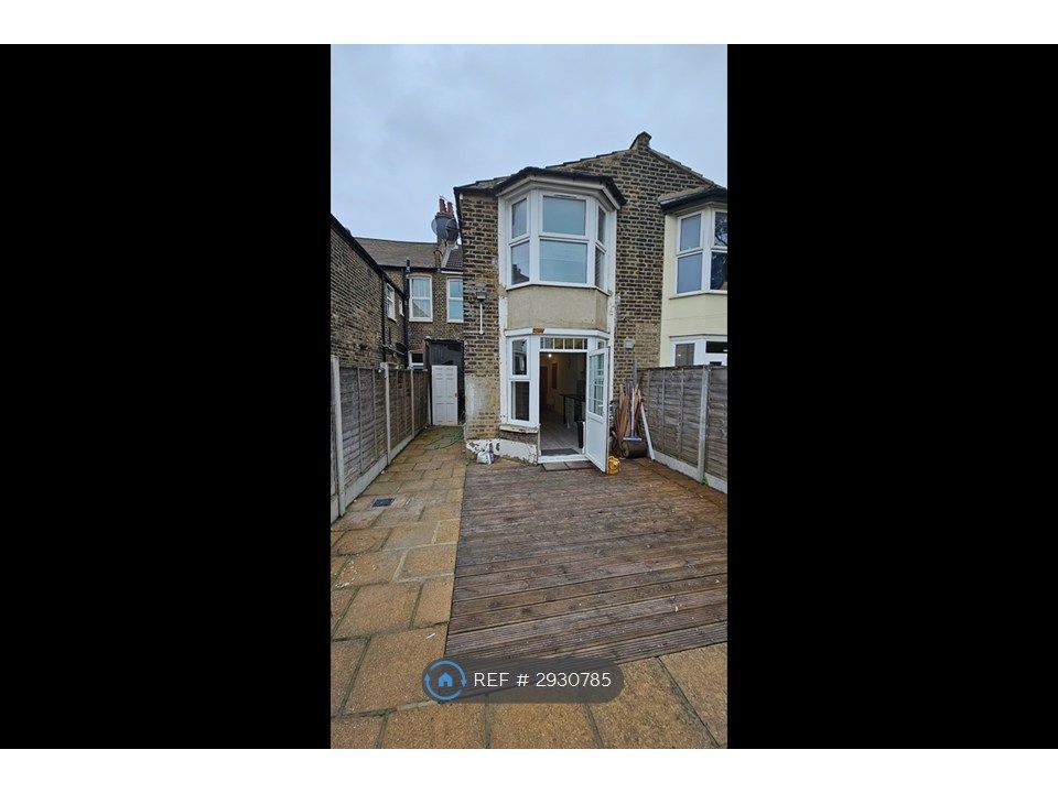 Property photo 3 of 32