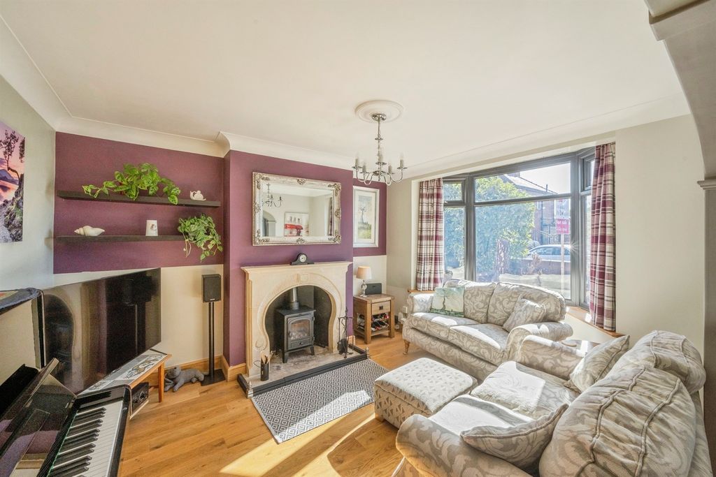 Property photo 2 of 18