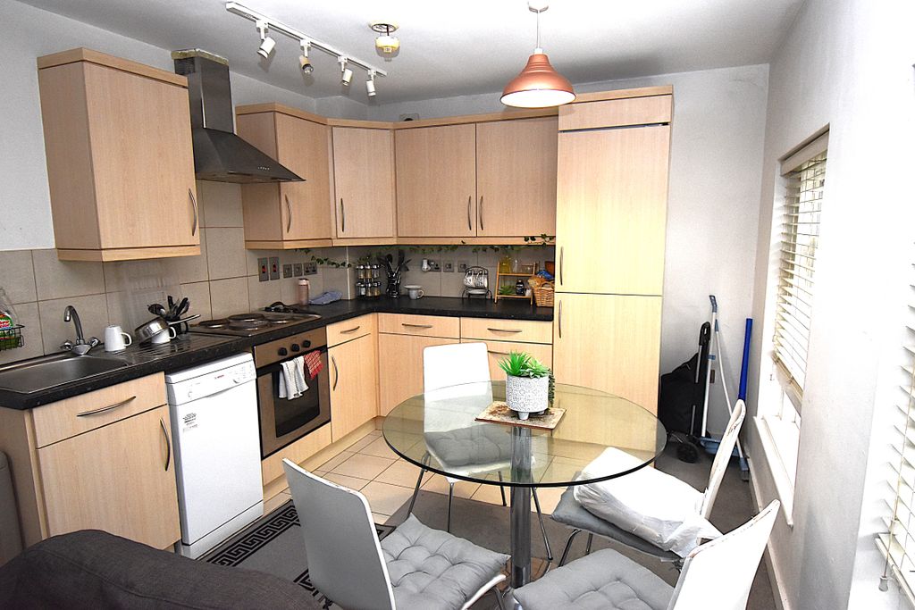 Property photo 2 of 9 Kitchen Dining 2