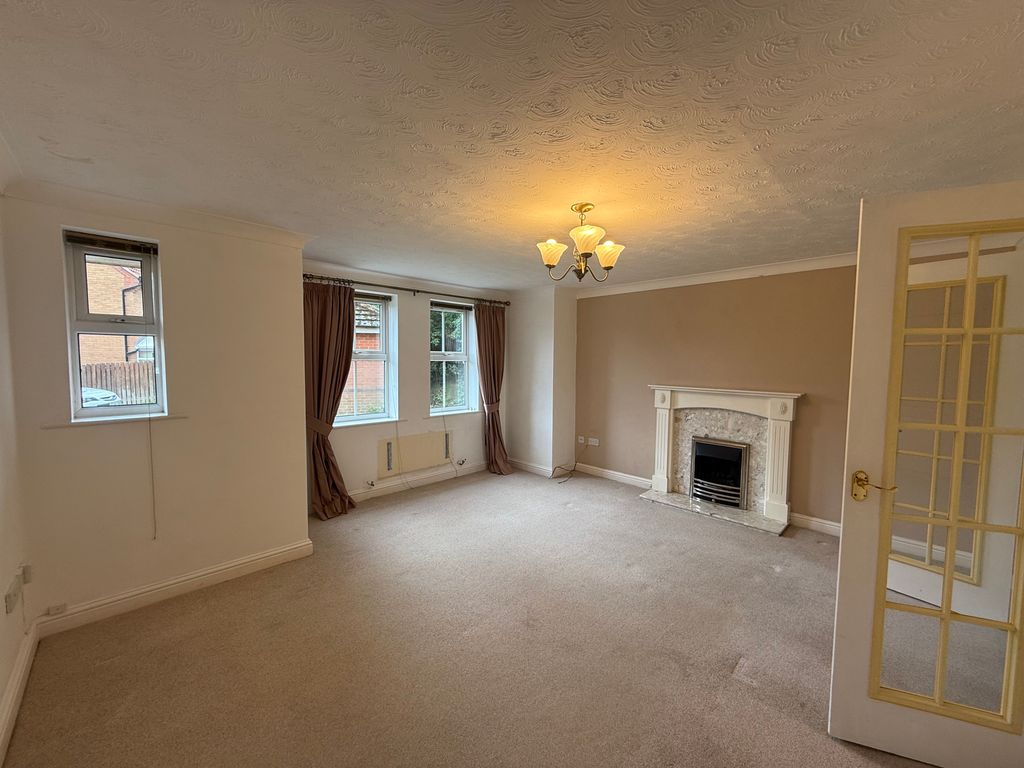 Property photo 3 of 13 Living Area