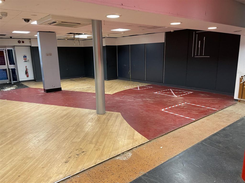 Property photo 2 of 15 Retail Space