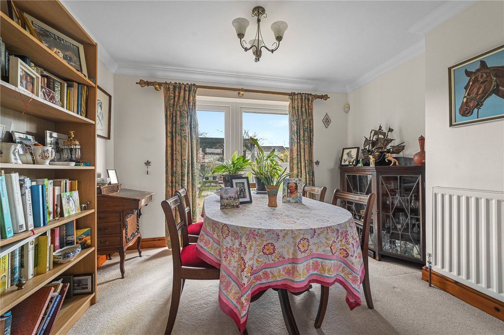 Property photo 3 of 27 Dining Area