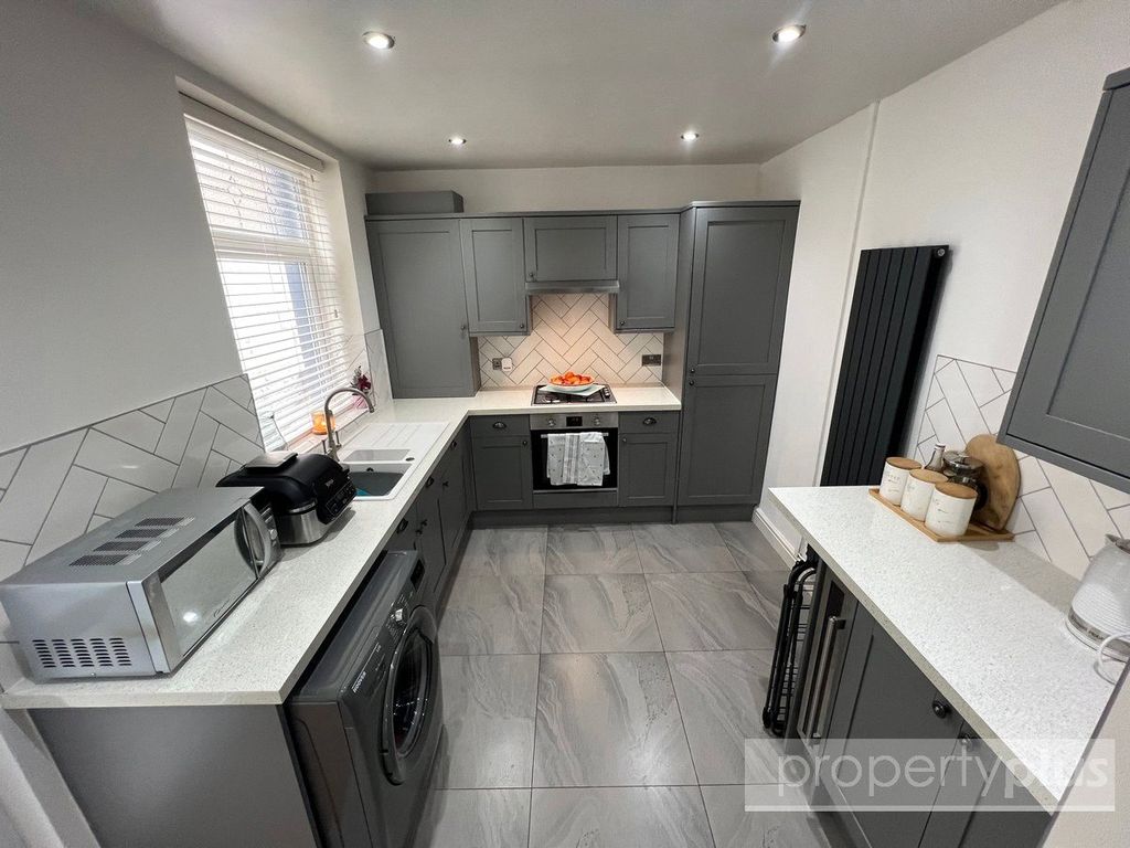 Property photo 2 of 15 Picture No. 14