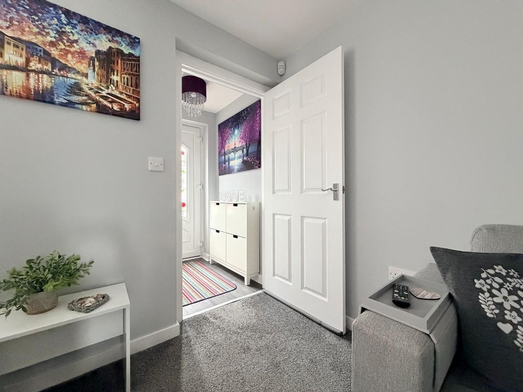 Property photo 2 of 18 Entrance