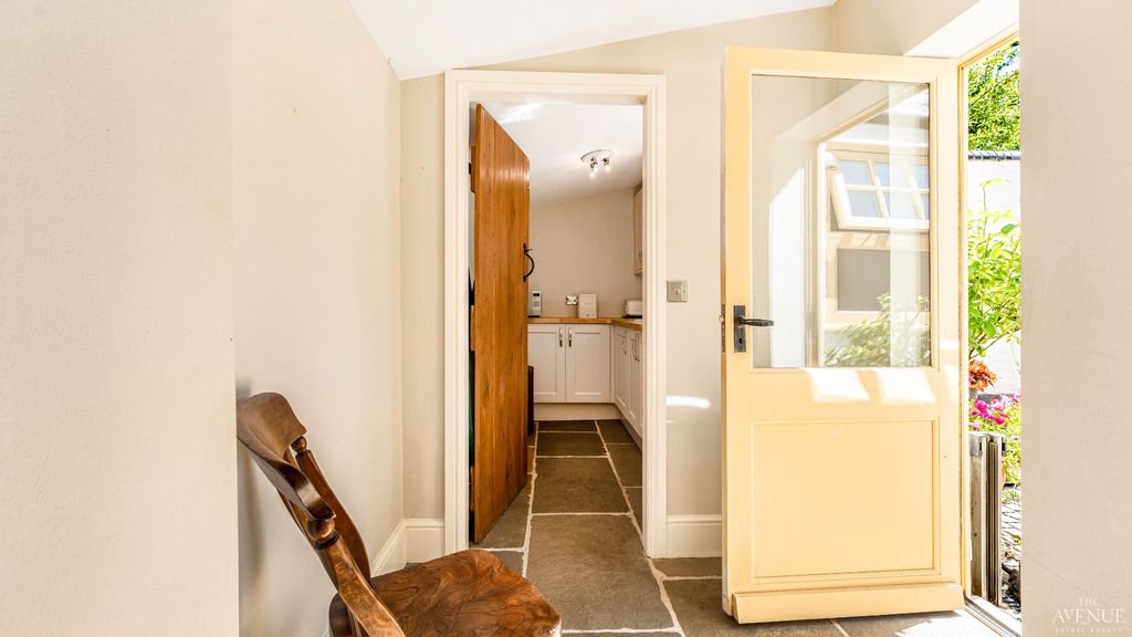 Property photo 3 of 40 4331557