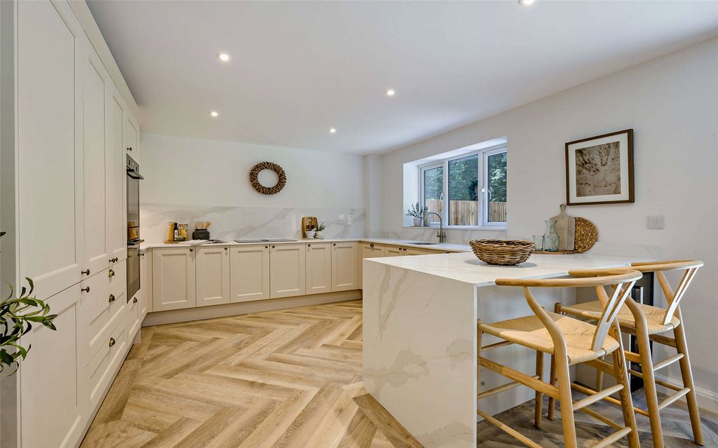 Property photo 2 of 23 Picture No. 07