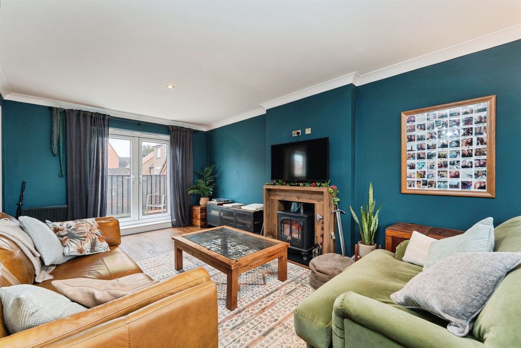 Property photo 3 of 17