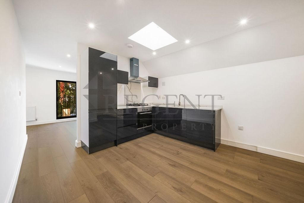 Property photo 1 of 11 (Main)