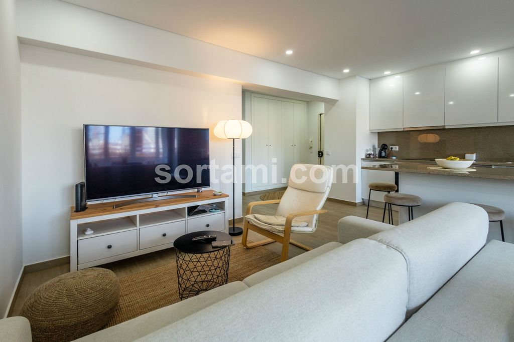 Property photo 1 of 27