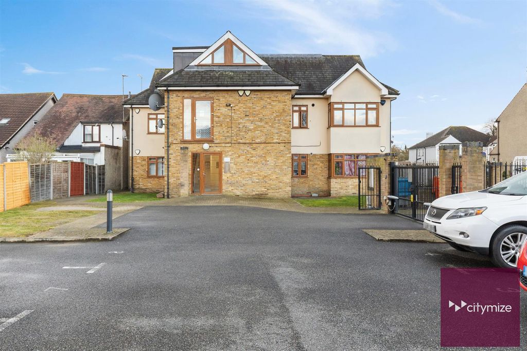 Property photo 3 of 13 Kelly Jay Court Rm7-1.Jpg