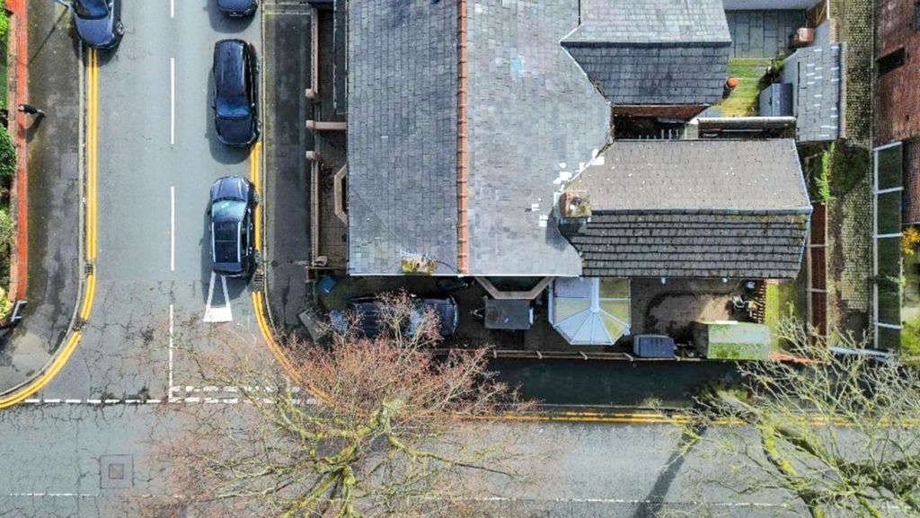 Property photo 2 of 43