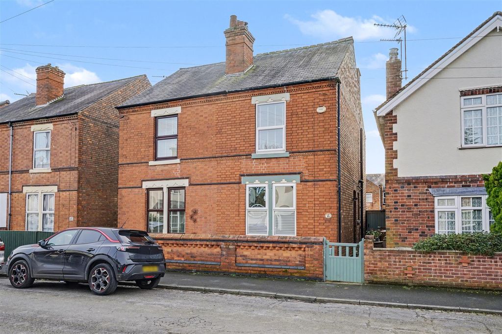 Property photo 1 of 25